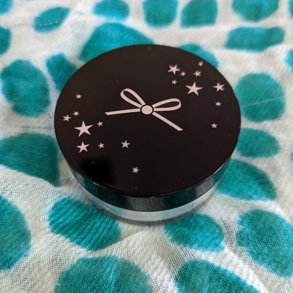 Ciate Extraordinary Translucent Powder - Picture 2 of 5